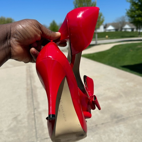 Anne Klein Red Heels with Bow size 11 - Picture 10 of 12